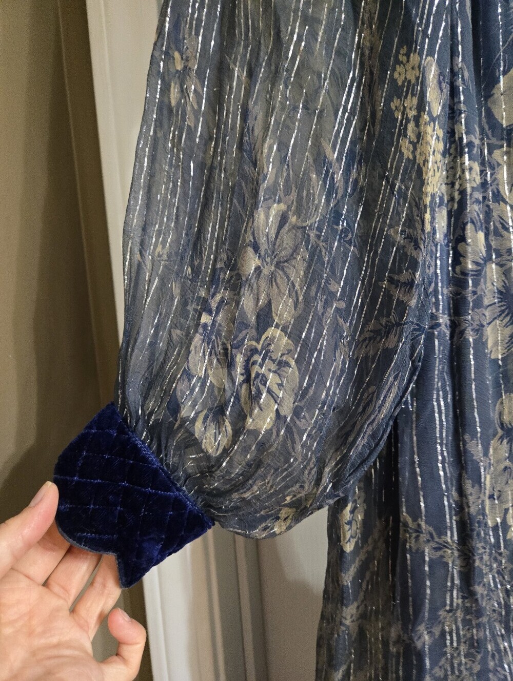 RARE Vintage 1970s Her Excellency Dress Navy/Gold Velvet Neck and Sleeves Size S - Picture 5 of 10